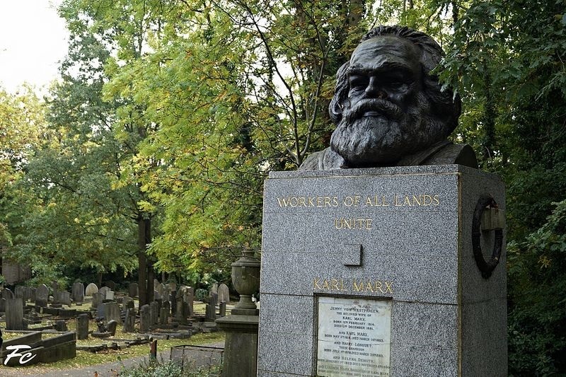 Mormântul filosofului german Karl Marx, vandalizat la Londra