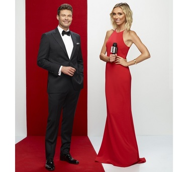 Sosirea vedetelor pe covorul roşu la gala premiilor Grammy, în direct la postul de televiziune E!