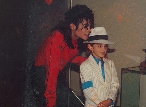 Oprah Winfrey şi bărbaţii care îl acuză pe Michael Jackson de molestare, într-un program special difuzat de HBO după documentarul „Leaving Neverland”