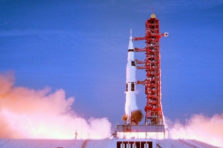 Imagini inedite din timpul misiunii Apollo 11, într-un documentar CNN - VIDEO