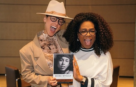 Cartea cântăreţei Alicia Keys, publicată sub îndrumarea vedetei de televiziune Oprah Winfrey