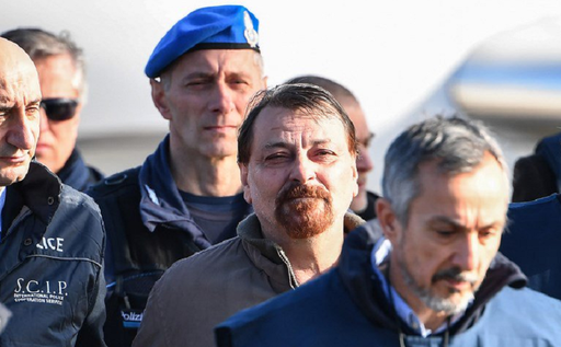 Editura franceză Seuil amână publicarea unui roman poliţist al fostului activist de extremă stânga Cesare Battisti