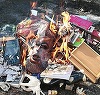 Preotul polonez responsabil de arderea cărţilor din seriile "Harry Potter" şi "Twilight" şi-a cerut scuze