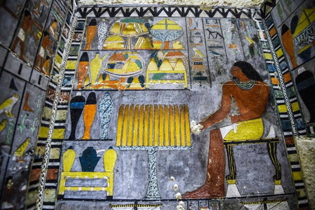 Egipt: Mormântul unui demnitar datând de peste 4.400 de ani a fost descoperit în situl Saqqara