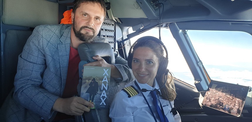 Premieră editorială: Xanax, cel mai citit roman românesc al momentului, lansat în avion, la 11.000 de metri altitudine - FOTO, VIDEO

