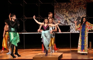 Spectacolul „Roma Armee”, produs de Teatrul „Maxim Gorki” din Berlin, în reprezentaţie unică la Bucureşti