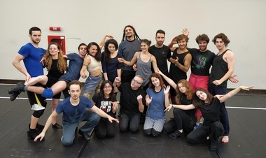 Spectacolul „On The Roof”, de Gigi Căciuleanu, premieră pe acoperişul Teatrului Naţional Bucureşti