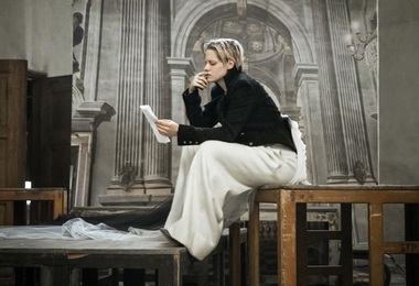 Emma Watson, Kristen Stewart şi Claire Foy o interpretează pe Julieta pentru calendarul Pirelli 2020