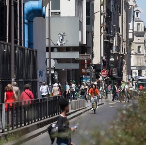 Franţa - Un stencil realizat de Banksy a fost furat în apropiere de Muzeul Beaubourg