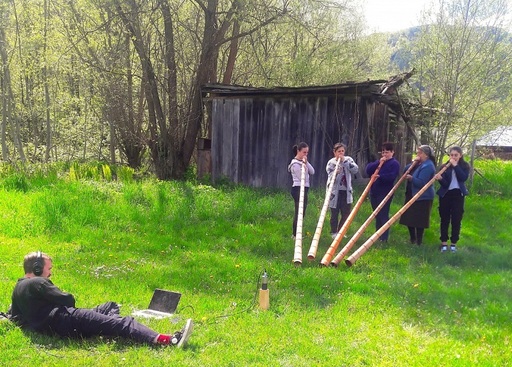Prima compoziţie electroacustică creată pentru tulnic, prezentată în cadrul Festivalului de Arte Europalia din Belgia