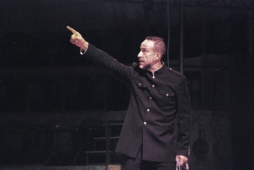 Au fost puse în vânzare biletele pentru trei reprezentaţii ale spectacolului "Coriolanus", ultimul semnat de Alexandru Darie