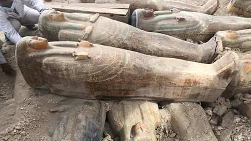 Peste 20 de sarcofage antice, descoperite în apropiere de oraşul egiptean Luxor

