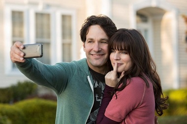 INTERVIU. „Viaţa cu mine” – Actorii Paul Rudd şi Aisling Bea, despre cea mai bună versiune a lor, alienare şi mediu: Suntem o specie empatică. Haosul de acum nu ne defineşte