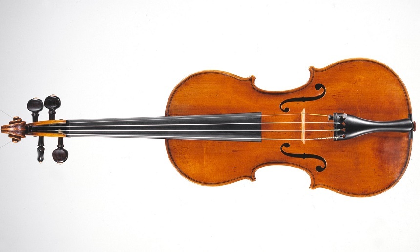 O vioară veche de peste 300 de ani, în valoare de 250.000 de lire sterline, uitată într-un tren la Londra, a fost furată