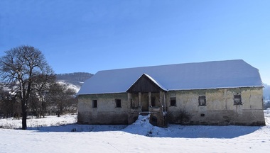 Castelul Haller, reşedinţă a grofilor din Mureş, scos la vânzare