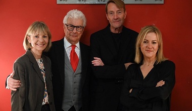 Scriitorii Ken Follett, Jojo Moyes, Kate Mosse şi Lee Child, turneu împotriva Brexitului: Lumea ar fi mai bună dacă politicienii ar citi mai mult