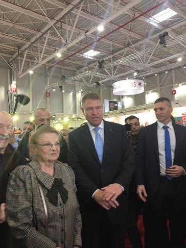 Klaus Iohannis, la târgul de carte Gaudeamus: Sunt convins că, încet-încet, oamenii or să redescopere cititul, fiindcă nu poate fi înlocuit prin alte medii