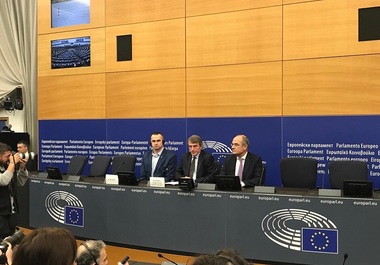 Regizorul Oleg Senţov, premiul Saharov din partea Parlamentului European: Rusia şi Putin vor să vadă Ucraina îngenuncheată