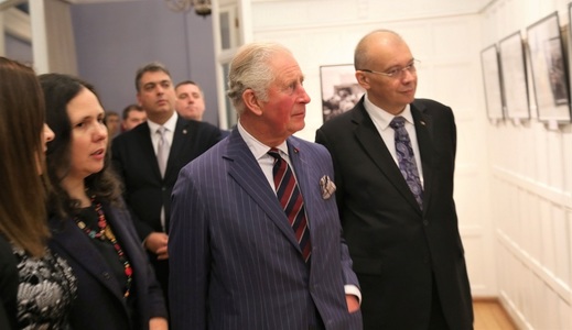 Prinţul de Wales a inaugurat o expoziţie de fotografie despre Revoluţia Română la sediul Institutului Cultural Român din Londra - FOTO