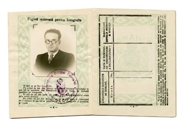 Nepotul lui Mircea Eliade susţine că dreptul de a decide viitorul documentelor familiei îi aparţine. Un marş este programat pentru luni