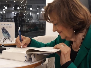Ana Blandiana, despre "Integrala poemelor": Cel mai mare defect al ei este faptul că sugerează tot şi eu sper că nu. Cred că poezia trebuie să se apere de cuvinte, nu să facă exces de ele