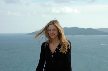 Rob Reiner, Mira Sorvino şi Michelle Krusiec, în miniseria „Hollywood” realizată de Ryan Murphy