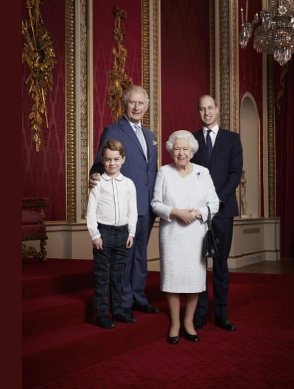 Un nou portret al reginei Marii Britanii alături de trei moştenitori ai tronului marchează începutul unui nou deceniu
