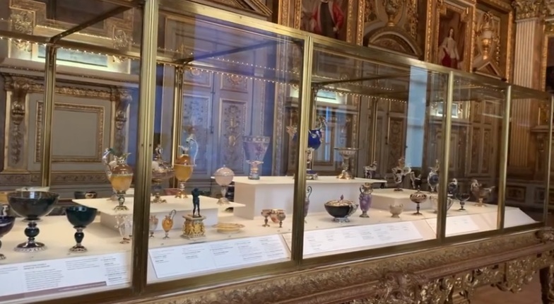Bijuteriile regilor Franţei, expuse publicului după restaurarea Galeriei Apolo de la Muzeul Luvru - FOTO/ VIDEO