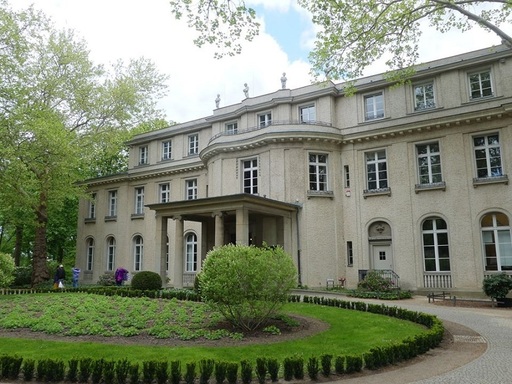 O nouă expoziţie permanentă va fi inaugurată duminică în casa unde a fost planificat Holocaustul 