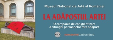 Muzeul Naţional de Artă "a îmbrăcat" statuile din curtea interioară, într-o campanie menită să sprijine persoanele fără adăpost - VIDEO