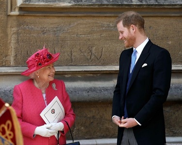 Regina Marii Britanii le interzice prinţului Harry şi soţiei sale să mai folosească brandul "Sussex Royal"