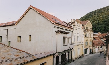 Casa „Gheorghe Nica”, ridicată în secolul 19 în centrul Braşovului, scoasă la vânzare pornind de la 1 milion de euro
