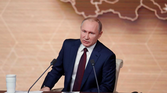Kremlinul le solicită jurnaliştilor bolnavi să stea la distanţă de Putin 