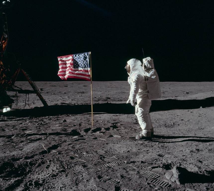 NASA a anunţat că suspendă toate proiectele de misiuni către Lună