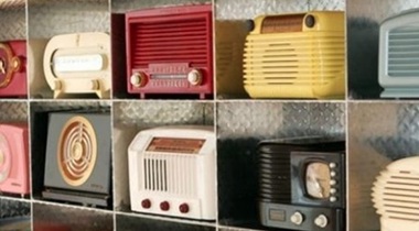 Postul francez Radio Nova lansează "internaţionala radiourilor izolate"