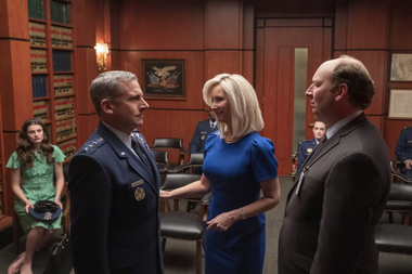 Lisa Kudrow şi Steve Carell, în serialul „Space Force”, lansat de Netflix la finalul lunii mai

