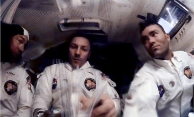 Instantanee de la bordul Apollo 13, create prin tehnici de îmbunătăţire a imaginii, dezvăluie detalii inedite