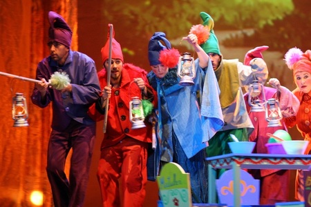 Spectacolele „Pinocchio”, „Iov” şi „Albă ca Zăpada şi cei şapte pitici”, difuzate online de Teatrul Naţional din Timişoara