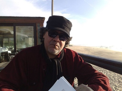 Scriitorul chilian Luis Sepúlveda, diagnosticat cu Covid-19, a murit
