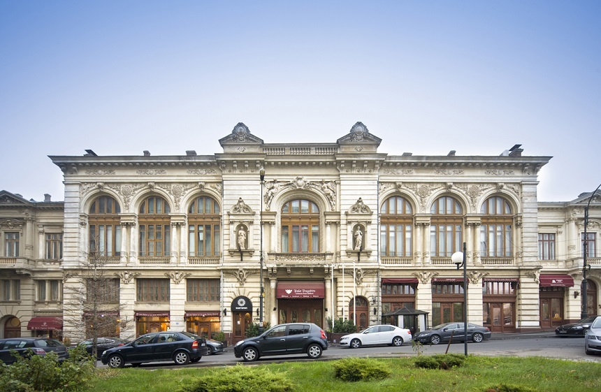 Palatul şi grădinile Bragadiru, hotelurile Minerva din Craiova şi New York din Cluj-Napoca, scoase la vânzare - FOTO