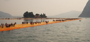 Artistul plastic Christo, celebru pentru lucrări de mari dimensiuni, a murit la vârsta de 84 de ani