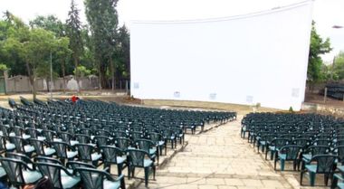 Filarmonica Banatul din Timişoara îşi reia spectacolele, însă doar în Grădina de vară/ Concert Cargo, în Piaţa Libertăţii 