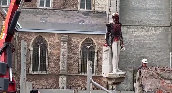 Statuia din Anvers a lui Leopold II, regele belgian care a impus un regim abuziv în Congo, a fost demontată - VIDEO