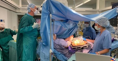 O italiancă a gătit măsline pane în timp ce a fost operată pe creier

