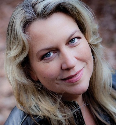 Cartea de vacanţă: "Delicatele frumuseţi ale vieţii" cu sfaturi despre dragoste, de Cheryl Strayed, din 1 iulie în librării