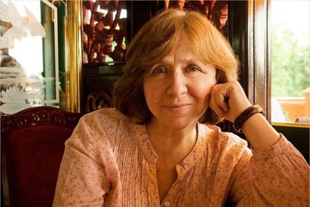 Belarus - Svetlana Alexievici, laureată cu Nobel pentru Literatură pe 2015, a fost convocată de anchetatori pentru interogatoriu