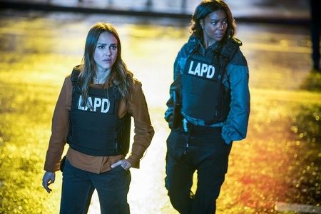 Al doilea sezon „Detectivele din L.A.”, cu Gabrielle Union şi Jessica Alba, de luni la AXN
