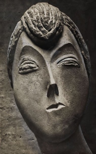 „Portret de femeie (Baroneasa Renée Frachon)”, de Constantin Brâncuşi, a fost vândut în licitaţie la Bucureşti cu 16.000 de euro