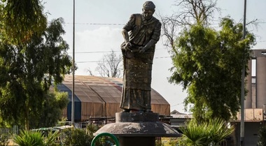 La Mosul, statuile sunt reaşezate pe piedestal pentru a şterge amintirea jihadiştilor