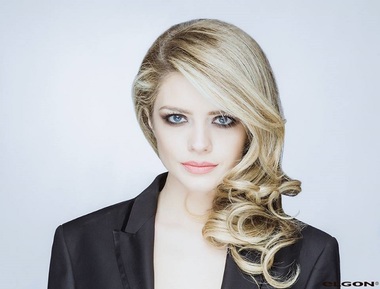 Actriţa Alexandra Dinu, în juriul emisiunii "Românii au talent"